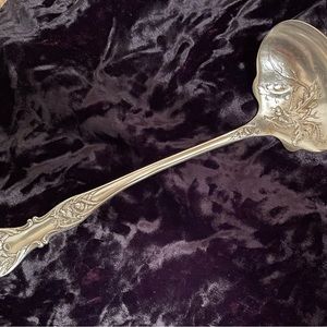 Large Silver Ladle - Oak Leaf Acorn VTG1847 Rogers & Bros XS Triple Silver